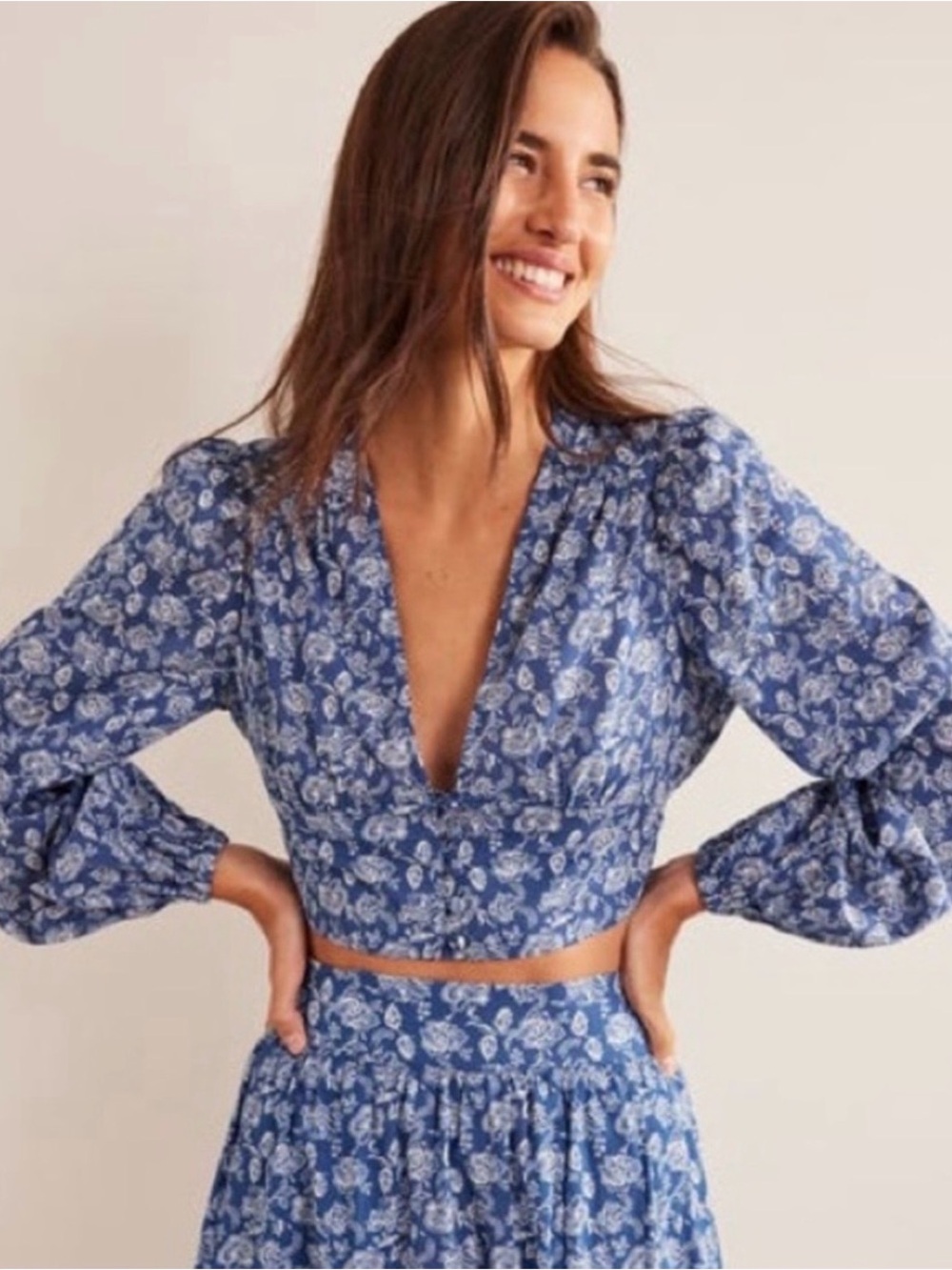 Boden Cropped Low V Top True Navy Linear Bloom Size 6 US Smocked Floral